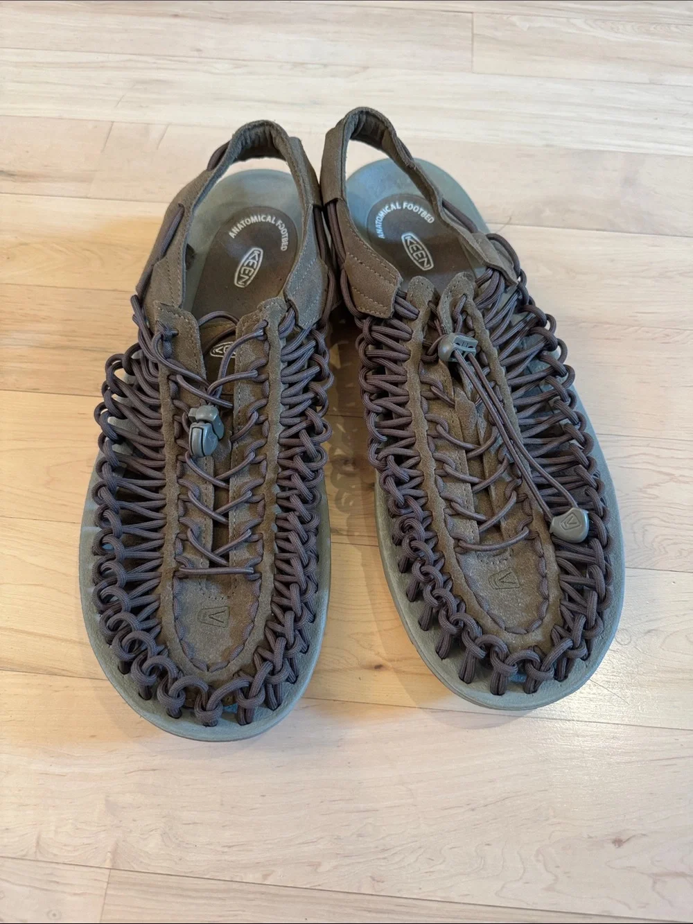 Keen Men's Uneek sandals-Olive Green-Size 13